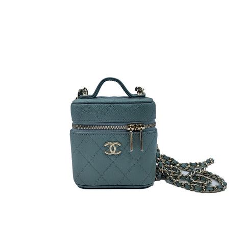 Chanel 22C Avocado Green Cosmetic Case Chain Bag 31 Open